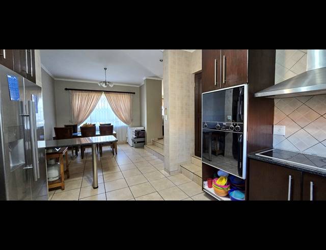 4 BEDROOM HOUSE FOR SALE IN ROOIHUISKRAAL NORTH